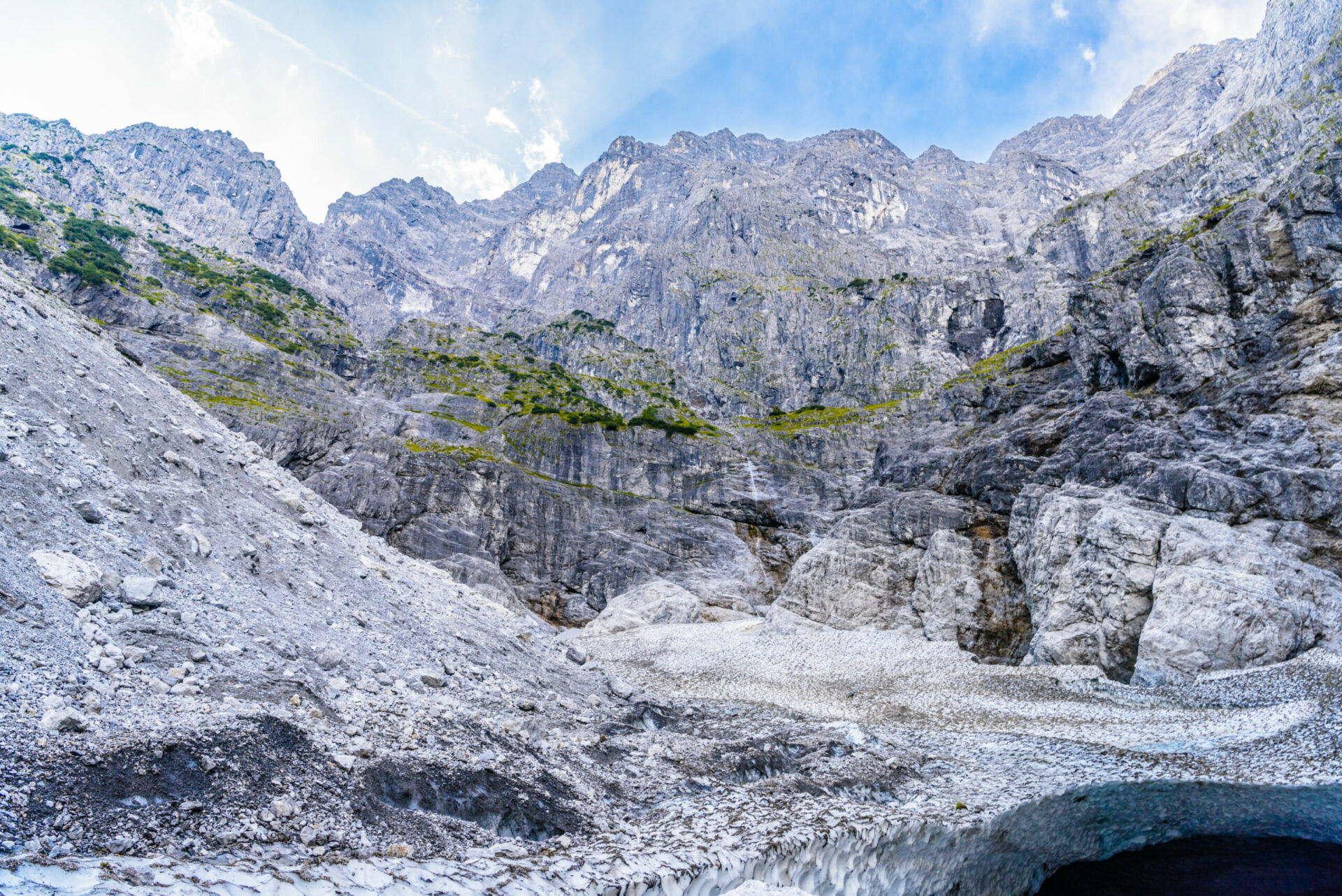 alpenhotel fischer berchtesgaden eishoehle blaueisgletscher eagle2308 adobestock 266331801