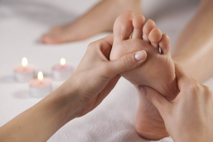 Hand or foot massage (approx. 25 min.)