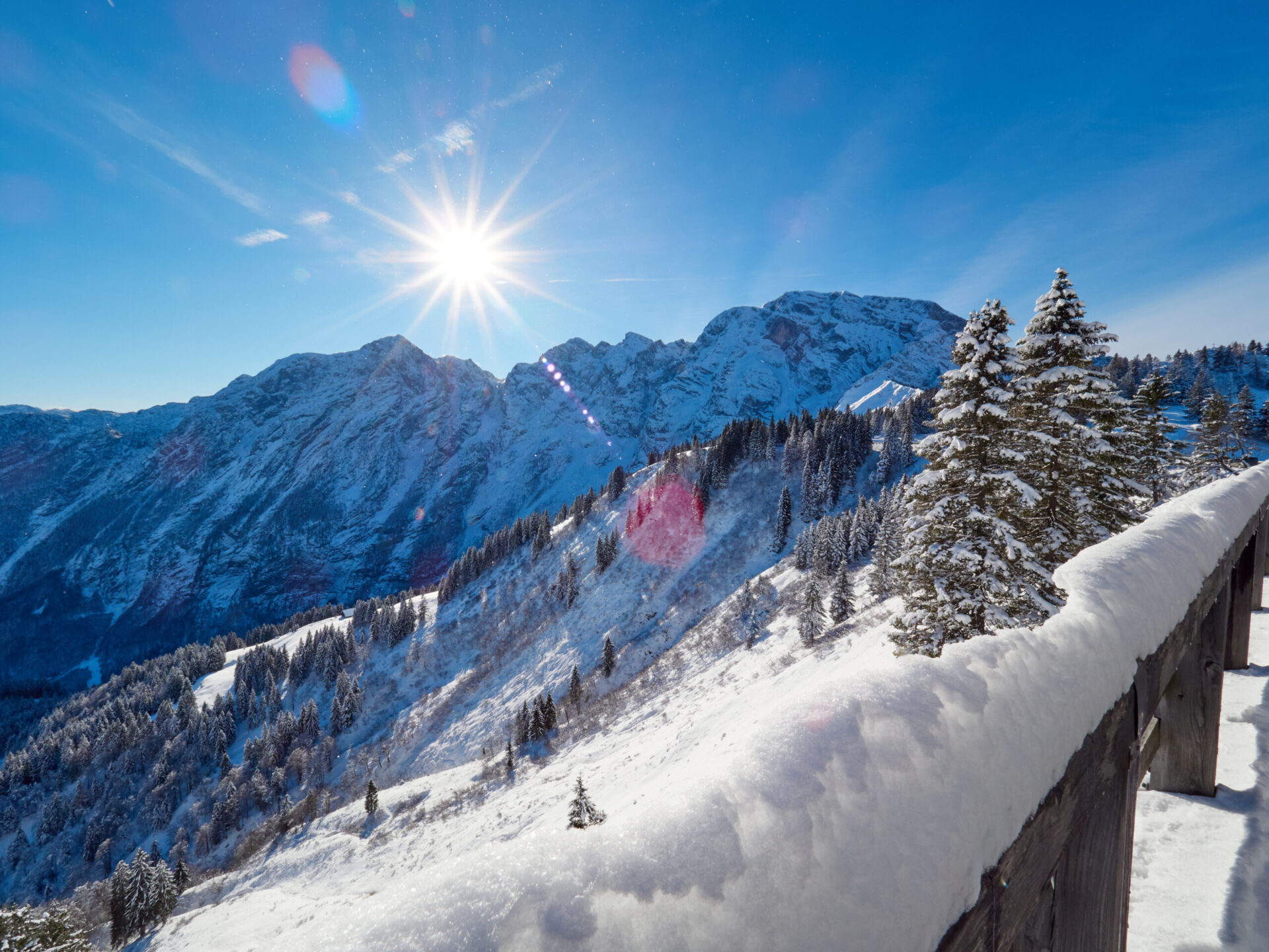 alpenhotel fischer berchtesgaden winter an der rossfeldpanoramastrasse naturenow adobestock 402230871