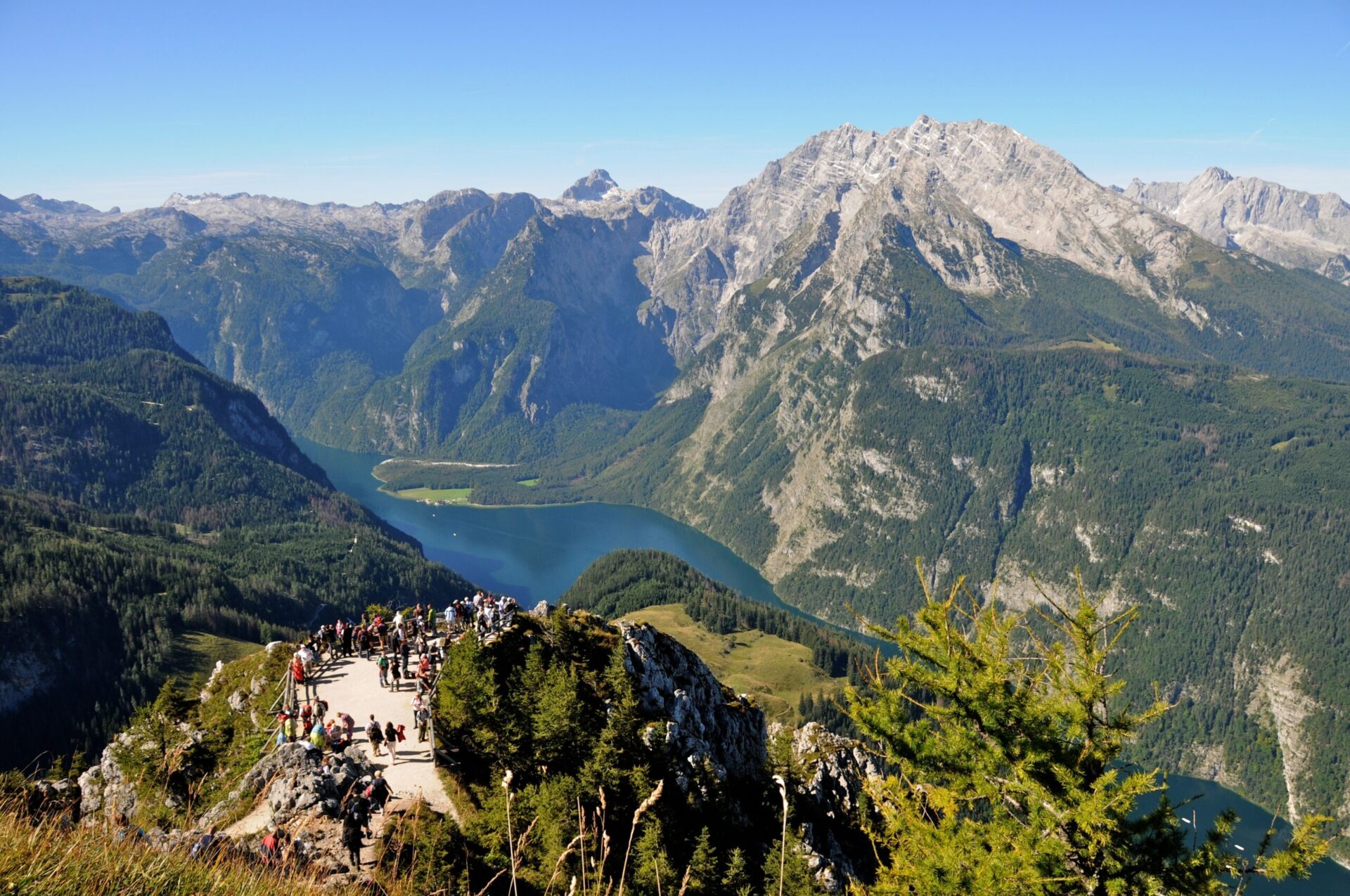 Alpenhotel fischer, Berchtesgaden, Ausflugsziele, Jenner, Blick auf Koenigssee und Watzmann 2