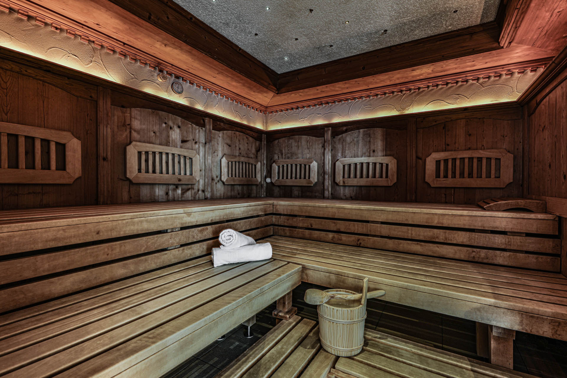 Alpen-Hotel-Fischer-in-Berchtesgaden-Watzmann-Spa-Bio-Sauna